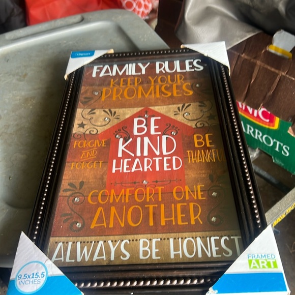 Decor - Picture 1 of 3